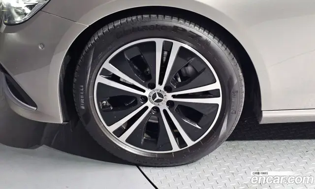 Mercedes-Benz E-Class 2020 2.0 автомат (гидро), миниатюра 5