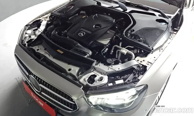 Mercedes-Benz E-Class 2020 2.0 автомат (гидро), миниатюра 6