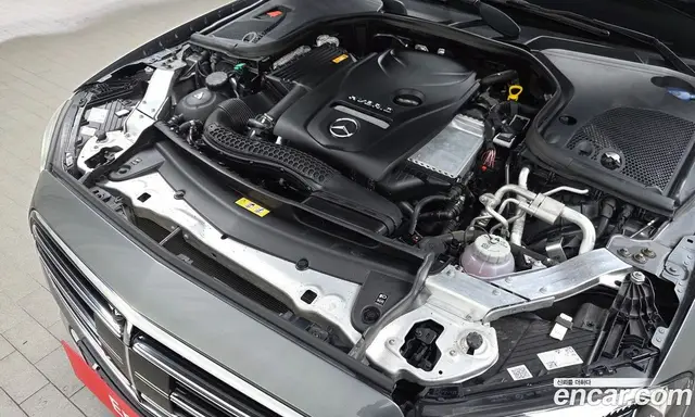 Mercedes-Benz E-Class 2021 2.0 автомат (гидро), миниатюра 6 Mercedes-Benz E-Class 2021 2.0 автомат (гидро), миниатюра 6