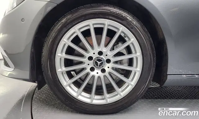 Mercedes-Benz E-Class 2022 2.0 автомат (гидро), миниатюра 5 Mercedes-Benz E-Class 2022 2.0 автомат (гидро), миниатюра 5