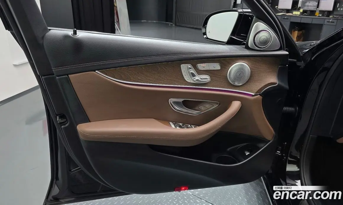 Mercedes-Benz E-Class 2022 2.0 автомат (гидро), фото 13