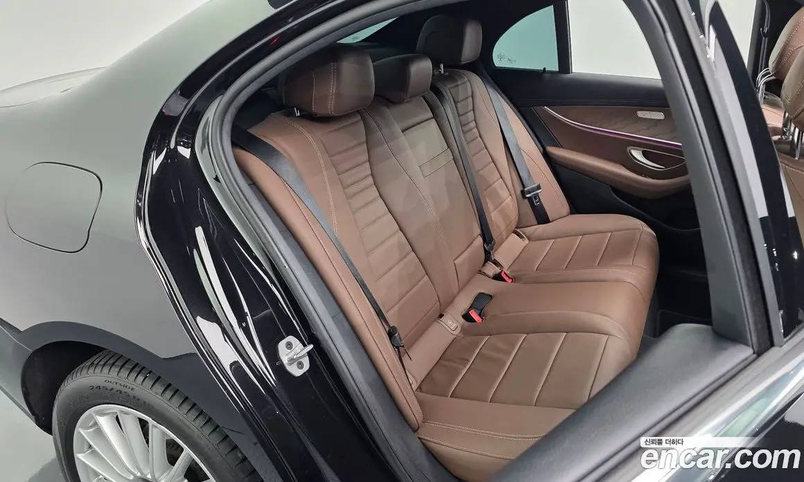 Mercedes-Benz E-Class 2022 2.0 автомат (гидро), фото 16