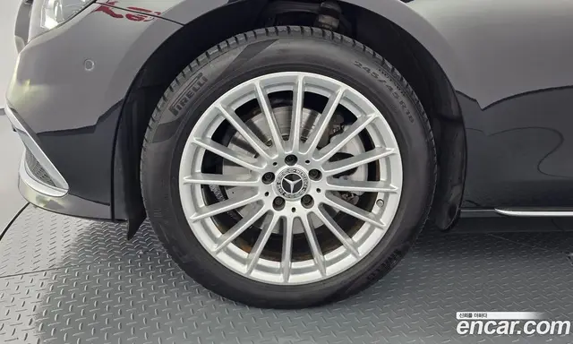 Mercedes-Benz E-Class 2022 2.0 автомат (гидро), миниатюра 4