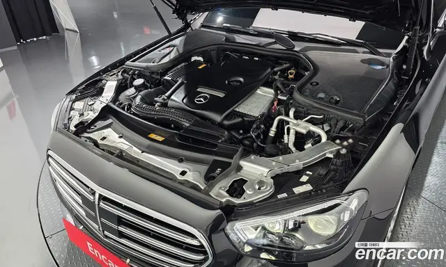 Mercedes-Benz E-Class 2022 2.0 автомат (гидро), миниатюра 5