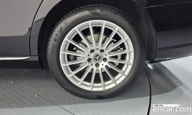 Mercedes-Benz E-Class 2022 2.0 автомат (гидро), миниатюра 6