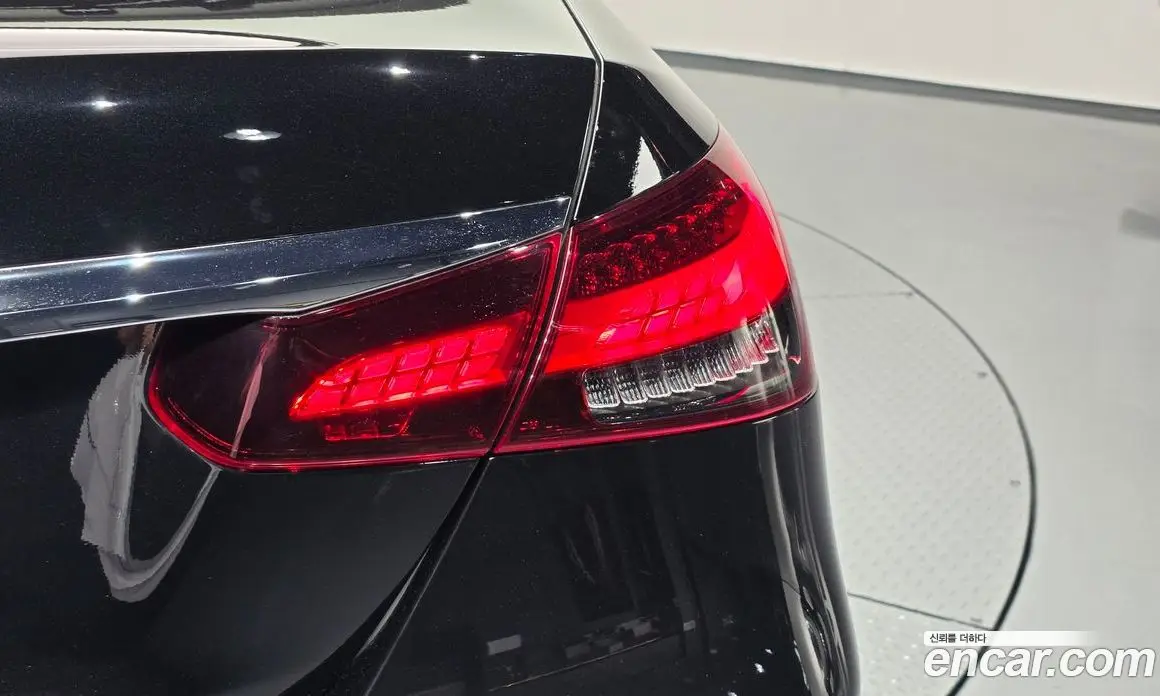 Mercedes-Benz E-Class 2022 2.0 автомат (гидро), фото 8