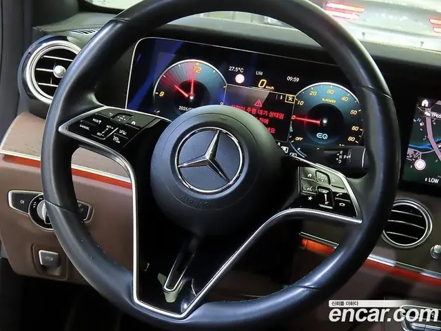 Mercedes-Benz E-Class 2022 2.0 автомат (гидро), миниатюра 11