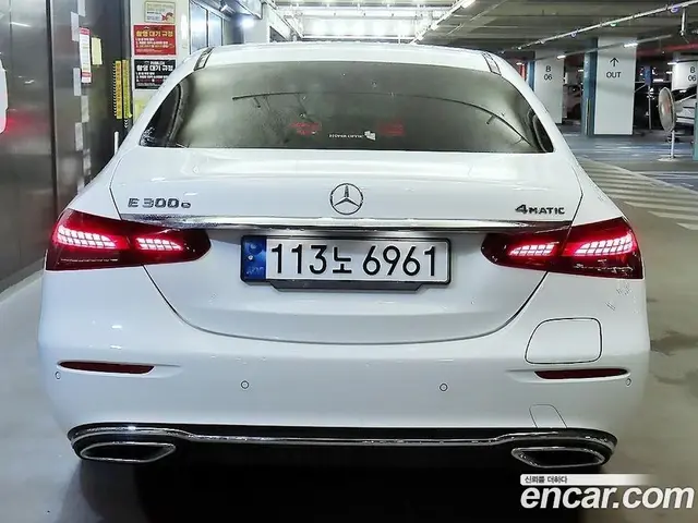 Mercedes-Benz E-Class 2022 2.0 автомат (гидро), миниатюра 4