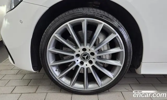 Mercedes-Benz E-Class 2023 3.0 автомат (гидро), миниатюра 5