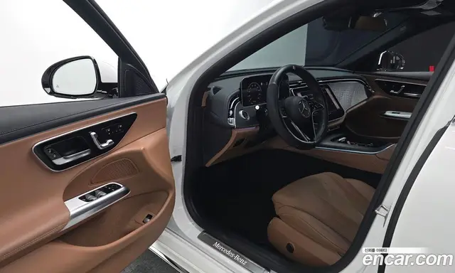 Mercedes-Benz E-Class 2024 2.0 автомат (гидро), миниатюра 12