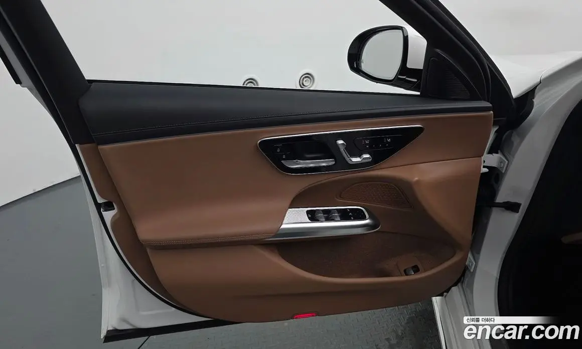 Mercedes-Benz E-Class 2024 2.0 автомат (гидро), фото 13