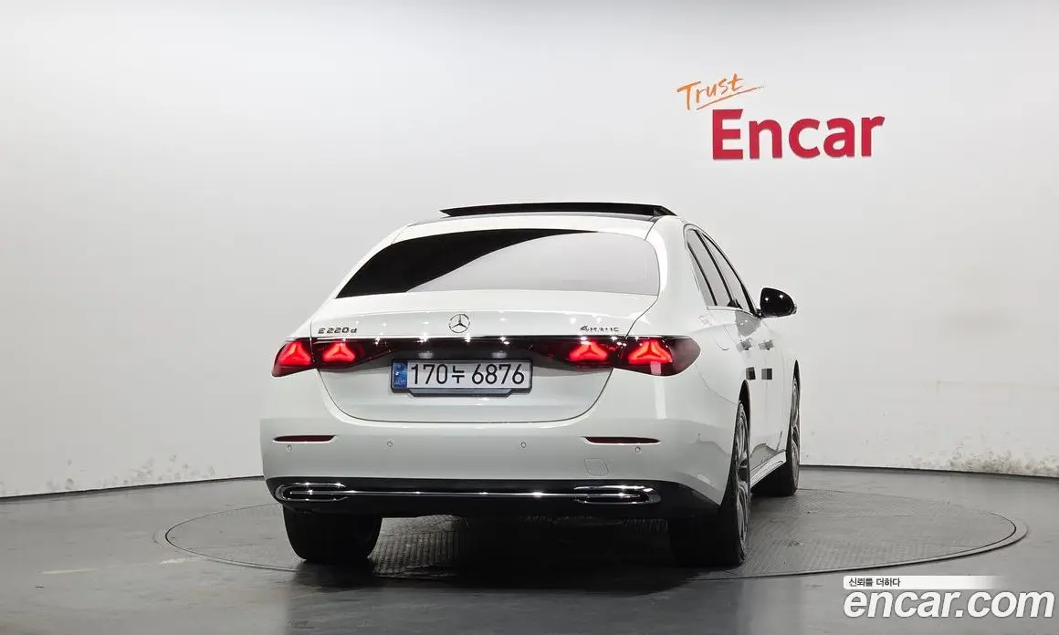 Mercedes-Benz E-Class 2024 2.0 автомат (гидро), фото 3