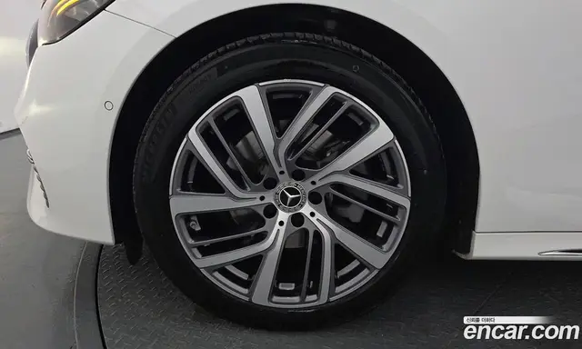 Mercedes-Benz E-Class 2024 2.0 автомат (гидро), миниатюра 4