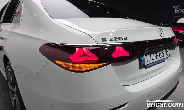 Mercedes-Benz E-Class 2024 2.0 автомат (гидро), миниатюра 8