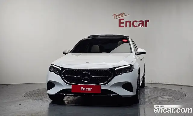 Mercedes-Benz E-Class 2026 2.0 автомат (гидро), миниатюра 3
