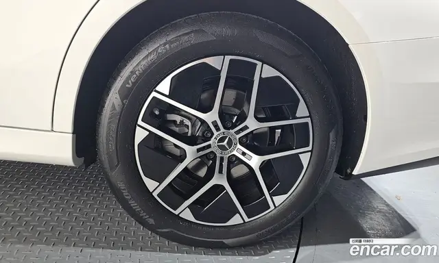 Mercedes-Benz E-Class 2026 2.0 автомат (гидро), миниатюра 5