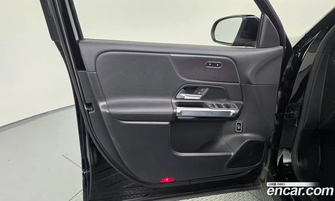 Mercedes-Benz EQB 2022 0.2 автомат (гидро), фото 14