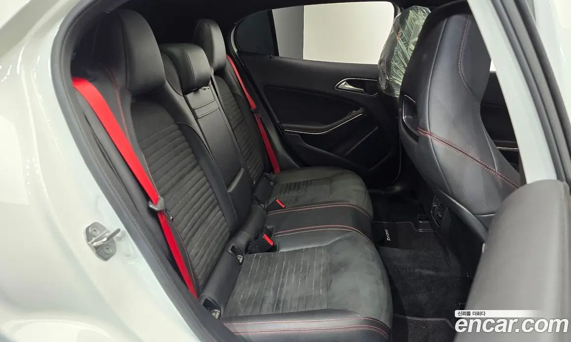 Mercedes-Benz GLA-Class 2018 2.0 автомат (гидро), фото 17