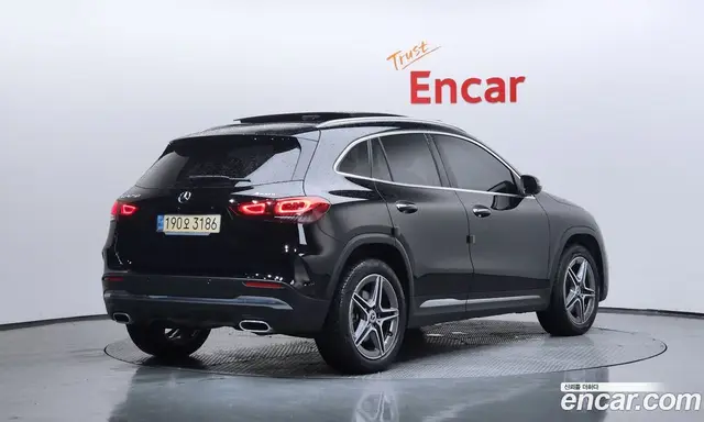 Mercedes-Benz GLA-Class 2021 2.0 автомат (гидро), миниатюра 2