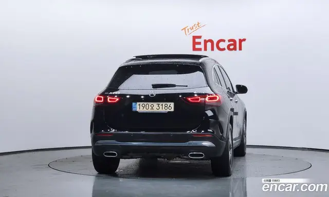 Mercedes-Benz GLA-Class 2021 2.0 автомат (гидро), миниатюра 4