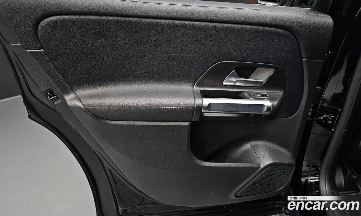 Mercedes-Benz GLB-Class 2021 2.0 автомат (гидро), фото 14
