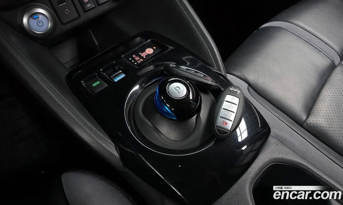 Nissan Leaf 2019 0.1 автомат (гидро), фото 11