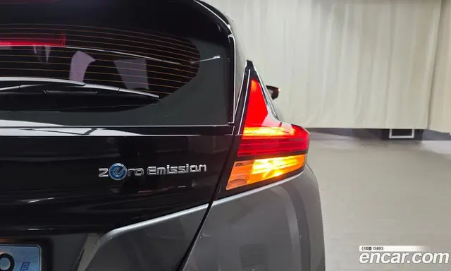 Nissan Leaf 2019 0.1 автомат (гидро), миниатюра 8