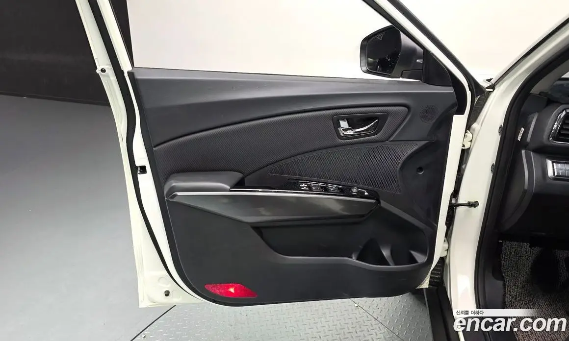 SsangYong TIBOLI 2019 1.5 автомат (гидро), фото 14