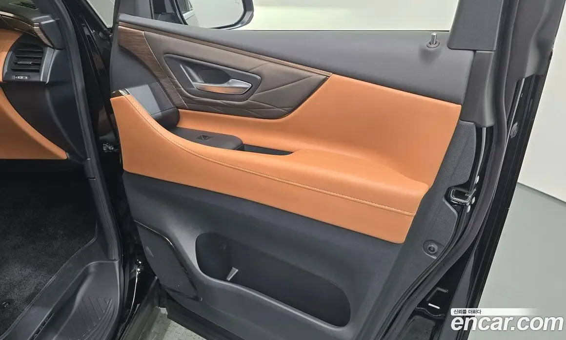 Toyota Alphard 2025 2.5 автомат (гидро), фото 15