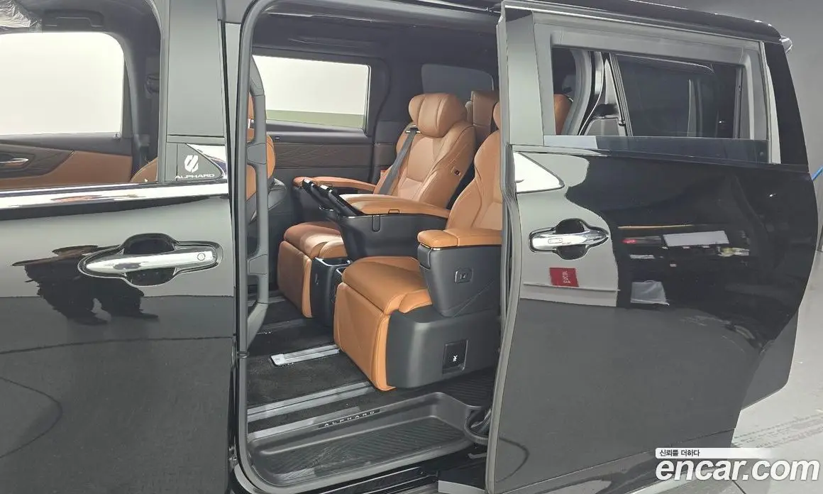 Toyota Alphard 2025 2.5 автомат (гидро), фото 17