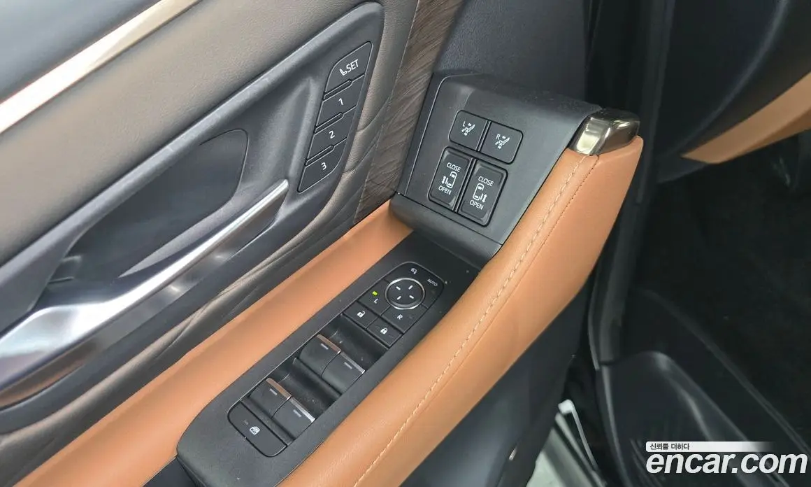 Toyota Alphard 2025 2.5 автомат (гидро), фото 30
