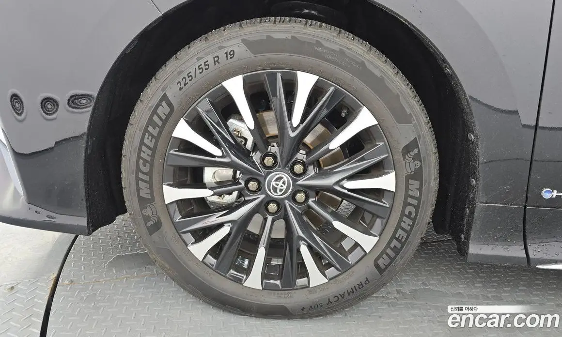 Toyota Alphard 2025 2.5 автомат (гидро), фото 5