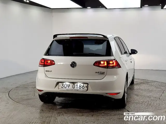 Volkswagen Golf 2015 2.0 автомат (гидро), миниатюра 3