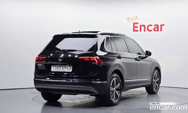 Volkswagen Tiguan 2019 2.0 автомат (гидро), миниатюра 2