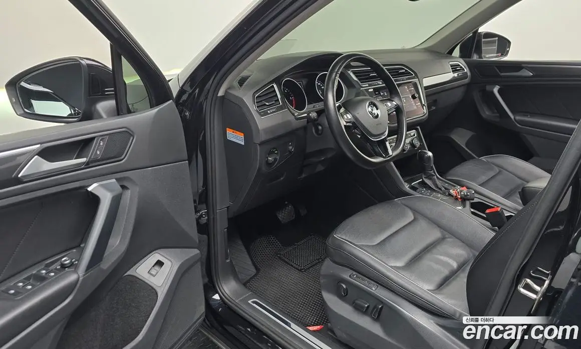 Volkswagen Tiguan 2019 2.0 автомат (гидро), фото 13