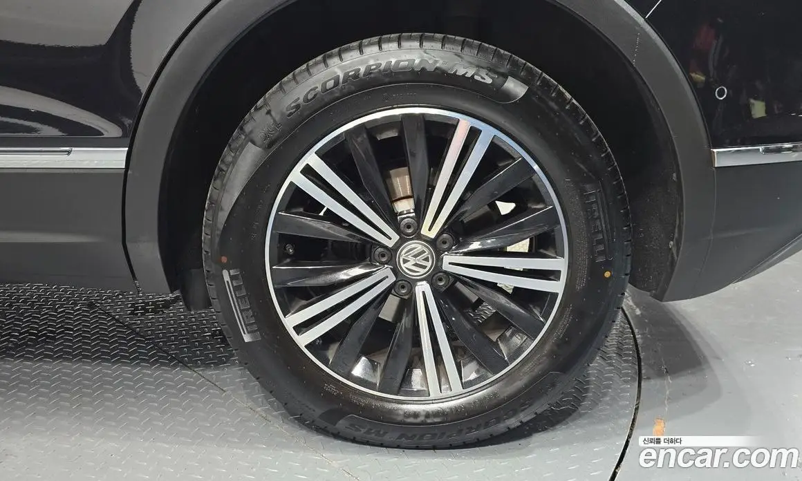Volkswagen Tiguan 2019 2.0 автомат (гидро), фото 7