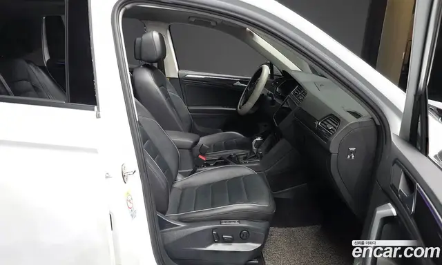 Volkswagen Tiguan 2022 2.0 автомат (гидро), миниатюра 11