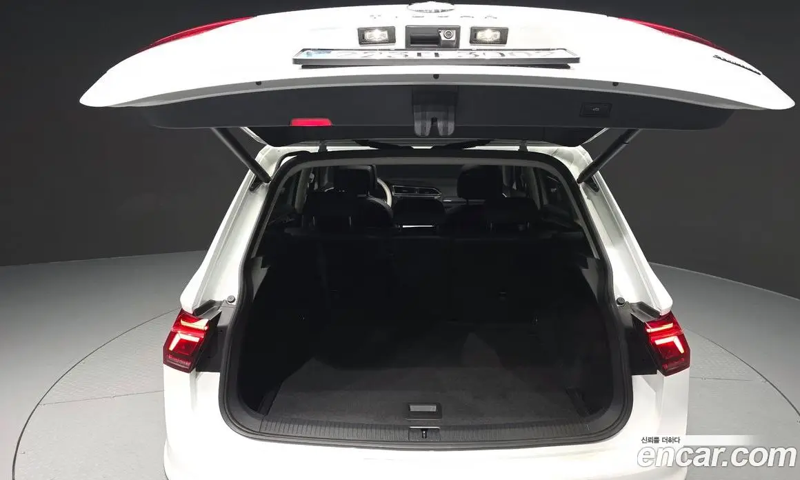 Volkswagen Tiguan 2022 2.0 автомат (гидро), фото 20