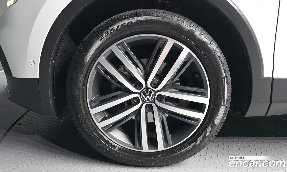 Volkswagen Tiguan 2022 2.0 автомат (гидро), фото 5