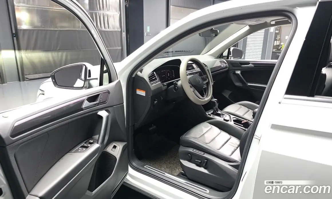Volkswagen Tiguan 2022 2.0 автомат (гидро), фото 10