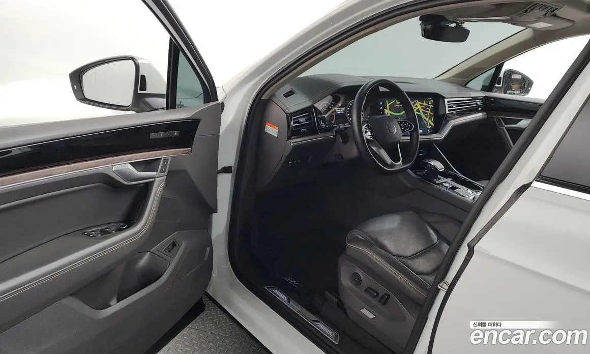 Volkswagen Touareg 2023 3.0 автомат (гидро), фото 13