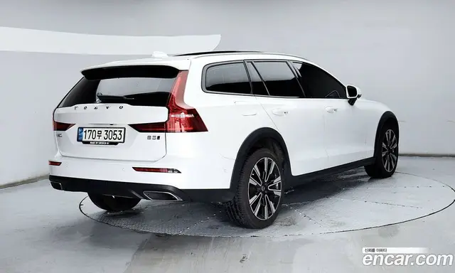 Volvo V60 2021 2.0 автомат (гидро), миниатюра 2