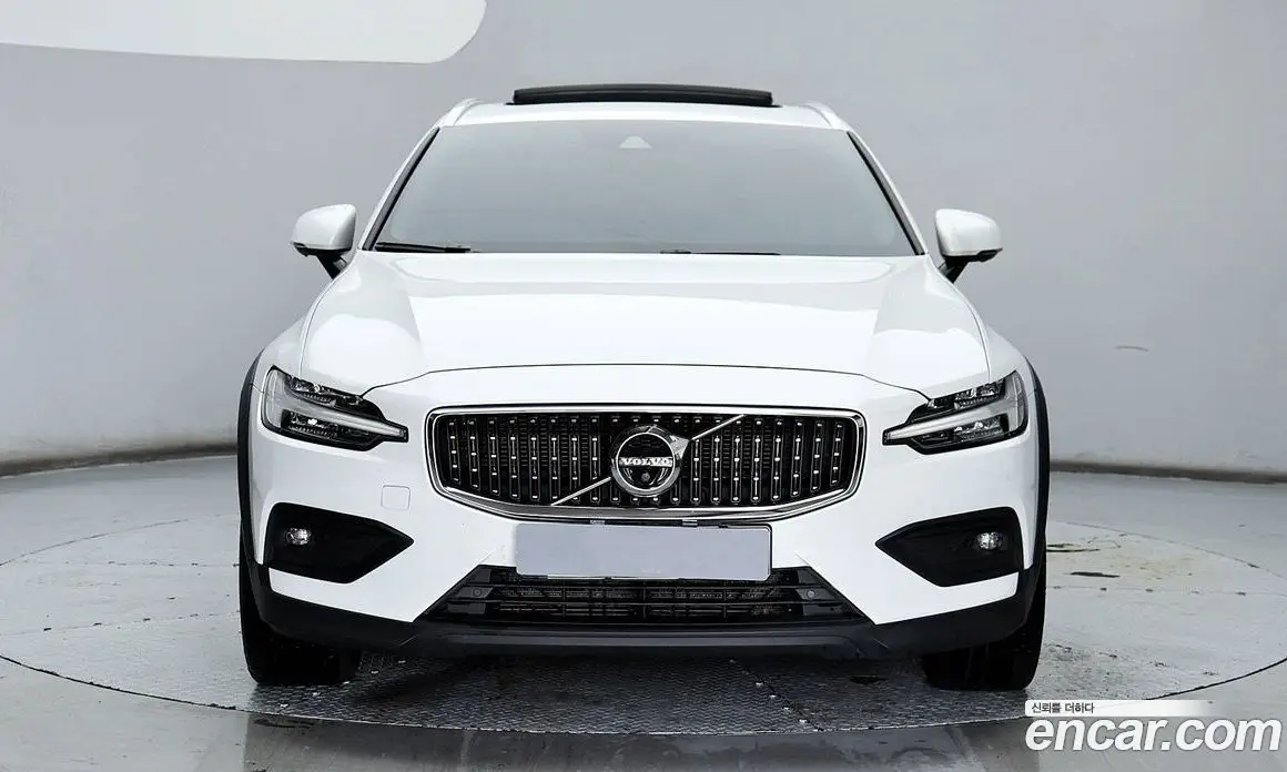 Volvo V60 2021 2.0 автомат (гидро), фото 3