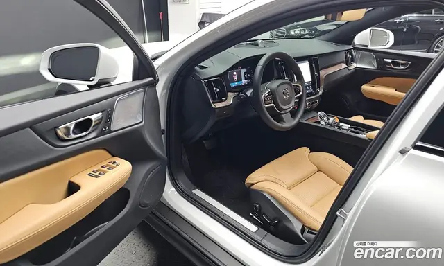 Volvo V60 2025 2.0 автомат (гидро), миниатюра 12