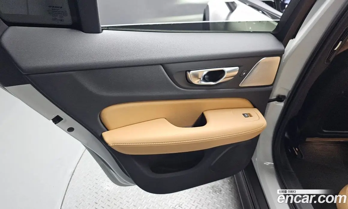 Volvo V60 2025 2.0 автомат (гидро), фото 14