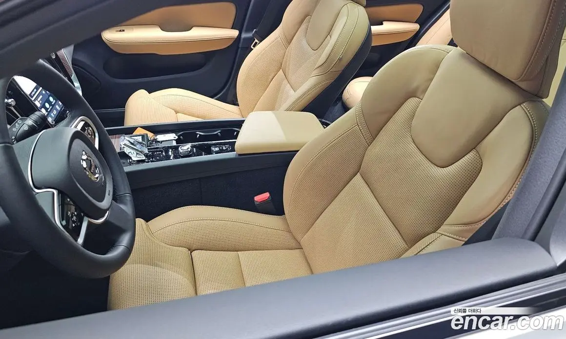 Volvo V60 2025 2.0 автомат (гидро), фото 27