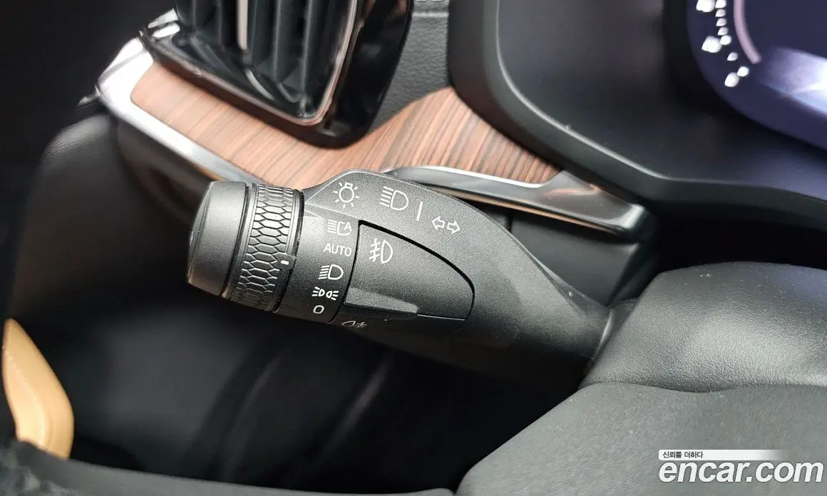 Volvo V60 2025 2.0 автомат (гидро), фото 29