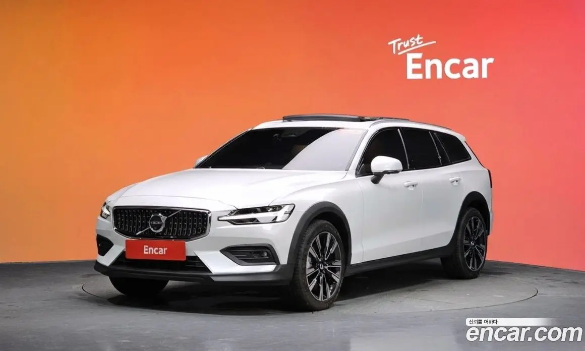 Volvo V60 2025 2.0 автомат (гидро), фото 36