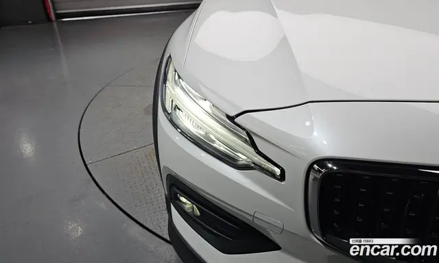 Volvo V60 2025 2.0 автомат (гидро), миниатюра 7