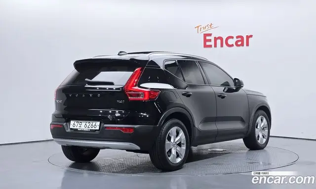 Volvo XC40 2019 2.0 автомат (гидро), миниатюра 2
